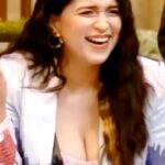 Mannara Instagram - The vibe 💥🫶🏻💪💥 Styled by @mitalihandaofficial Outfit @missmomo.in #BB17 #biggboss17 #mannarachopra #bb #biggboss #mannara #biggbossunseen
