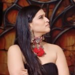 Mannara Instagram - What’s up fellas? Styled by @mitalihandaofficial @colors @officialjiocinema #mannarachopra #mannara #newpic #bb #bb17 #biggboss #biggboss17 #jewellerylover #wkv