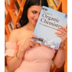 Mannara Instagram - Kyuki ‘Chemistry’ toh hamesha ‘Organic’ he hoti hai na!😉💌 #lovenotes Styling @style_by_sujatarajain Accessories @houseofjewels.in @goldenbyree x @rimadidthat Shoes @vincecamuto Shot by @fahhu_ Edits @akashbhingare13 HMU @sunny_makeup_artist #MannaraChopra #BB17 #BiggbossFinale #igfashion #whiteaesthetics