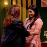 Mannara Instagram - Mannara gets some strong words of support on the eve of #GrandFinale! ✨ Dekhte rahiye #BiggBoss17 at 9:30PM and #BiggBoss17Finale kal 6PM to 12AM sirf #Colors aur @officialjiocinema par. #BB17 #BiggBoss #GrandFinale @Beingsalmankhan @hyundaiindia @FEELTHEFIZZ @daburindialtd @tresemmeindia @parlehideandseek @chingssecret @glancescreen @harpic_india @memannara #PoojaBhatt