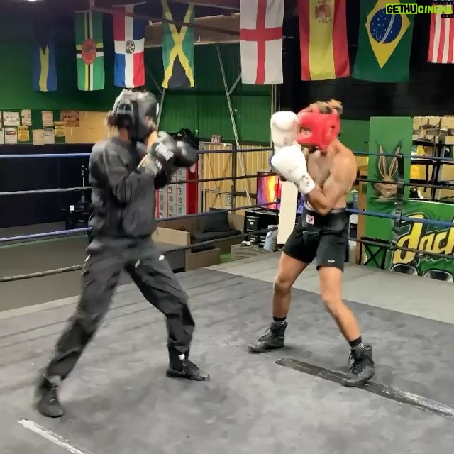 Manny Montana Instagram - Everybody please follow and show some love to my little bro @ashtonsylveh2o This kid is the truth! Trust me, follow him now before he blows up. Next big star in boxing. The kid works HARD, is a fckn humble gentleman and best of all he reps the LBC! #boxing #boxingtraining #boxinglife #lbc