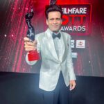 Manoj Bajpayee Instagram - 8 WINS at #FilmfareOTTAwards 🏆 for #SirfEkBandaaKaafiHai & #Gulmohar Humbled to win Best Actor (Web Original Film) for #SirfEkBandaaKaafiHai A heartfelt thank you to our incredible team, @filmfare and my loving fans. 🙏 Congratulations @apoorvsinghkarki01 for Best Director, #SharmilaTagore Ji for Critics' Best Actress, @surajsharmagram for Best Supporting Actor, @kingrani.deepak for Best Story & Dialogue,@rahulchitella & #ArpitaMukherjee for Best Original Screenplay. Your brilliance is unmatched! 🌟 @zeestudiosofficial @zee5