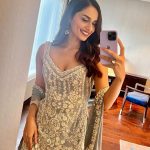 Manushi Chhillar Instagram - Promotion diaries phase 1 #OperationValentine 2 cities and some mirror selfies 🩷🩵🩷🩵