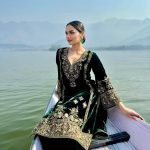 Manushi Chhillar Instagram - Taareef karun kya uski, jis ne tumhe banaayaa 😍😍 Srinagar, Jammu and Kashmir