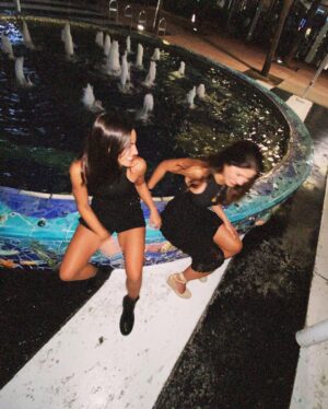 María Gabriela de Faría Instagram - A continuación las mejores fotos de la existencia así todos en ellas digan lo contrario. 

1. @mariacasemprun y yo nos vestimos iguales porque grandes mentes piensan igual.
2. @jeanmary_ cae seducida ante mis fotos candidas.
3. El cumpleaños de @elalexgoncalves y la felicidad que nos explota en el corazón.
4. La segunda vez en la semana que @cmcgaffney le confiesa su crush a una amiga mía, esta vez @nelagonzalez . No nos canceles Nela.
5 y 6. El amor entre @vicentepena1 y @jeanmary_ desde los años 1600.
7. El amor entre @elalexgoncalves y @cmcgaffney (y Vicente)
8. @jeanmary_ 🥹❤️
9. @luiscarloshueck muy confundido con la situación pero abierto y supportive.
10. Mariaca va a bloquearme en cualquier momento.