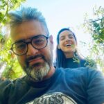 María Gabriela de Faría Instagram – Mi persona favorita cumple 50 años.

Gracias por el sentido del humor.
Por la ética de trabajo.
Por el amor al karaoke.
Por narrar las películas mientras las vemos.
Por la obsesión con la playa.
Por la búsqueda de la aventura.
Por la responsabilidad con la familia.
Por los genes guapísimos 🤣
Y un montón de cosas que heredé por la suerte de ser tu hija. 

Trata de no morirte, ¿si?, que nos vemos súper tiernos.
Ok, love u, happy birthday, bye. 
@thefariatony