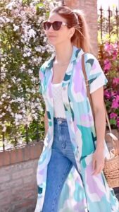 Marcela Kloosterboer Instagram - Looks elegidos por @m.klooster para el Dia de la madre by Rimmel 🌺 Cual les gusta mas? Aprovechen la seccion web de Regalo para Mamá con un 10% OFF #rimmelftmarcela