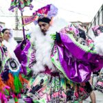 Marcelo D2 Instagram - o marcelo moleque nunca iria acreditar no que rolou ontem … a cultura dos bate-bolas é o espetáculo da resistência do carnaval do surburbio do Rio .. é patrimônio cultural da cidade … ser homenageado pela @turmasucesso , viver todo o ritual de preparação da saída, ver minha família, amigos e toda a rapaziada vestidos de marcelo d2 pelas ruas de Rocha Miranda é uma emoção que não tem como descrever … foi a coisa mais incrível que eu vivi nos ultimos tempos @turmasucesso : eu ainda to em êxtase aqui !! muito obrigado 📷 @yancarpenter // @moving.comunicacao