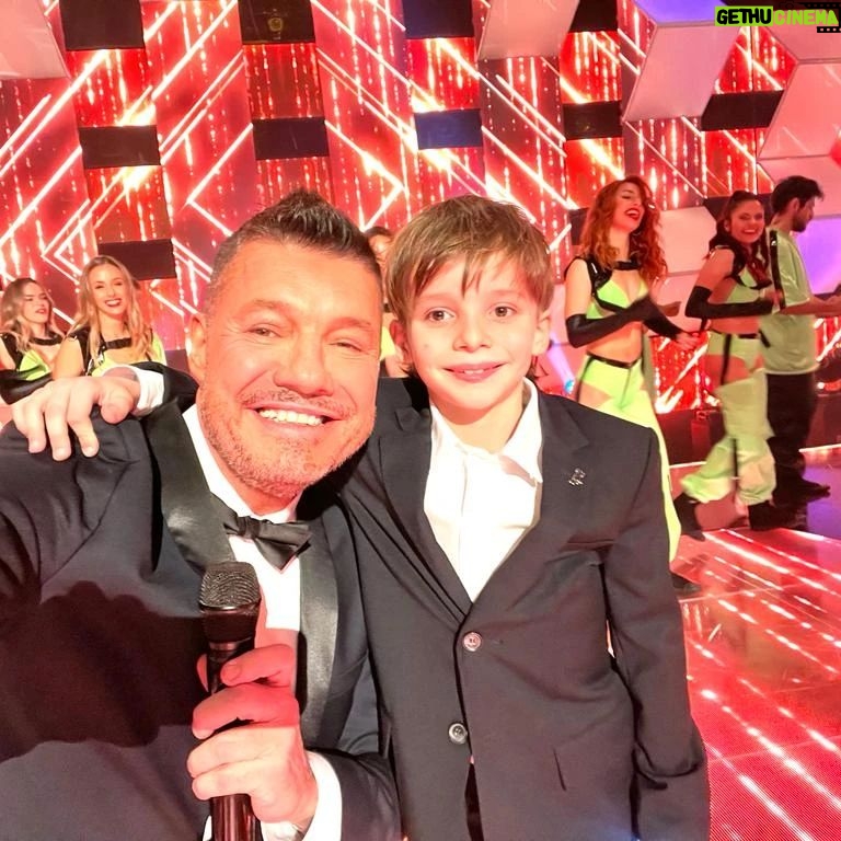 Marcelo Tinelli Instagram - Mi compañero Lolito ❤️ #CantaConmigoAhora