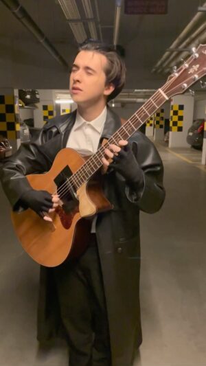 Marcin Patrzalek Instagram - for you ;) #valentines #guitar