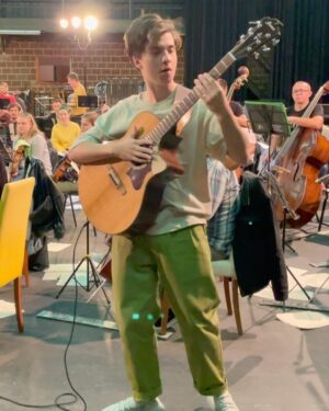 Marcin Patrzalek Instagram - Testing ⚡️⚡️⚡️
Short excerpt from the rehearsal for the performance at @krakowfilmmusicfestival tomorrow ❤️ Suite by @targosz.lukasz ⚡️ Guitar part by.. me 😬