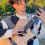 Marcin Patrzalek Instagram – Serenading the deer in Japan on my new guitar 🙇‍♂️ #guitar #japan #nara