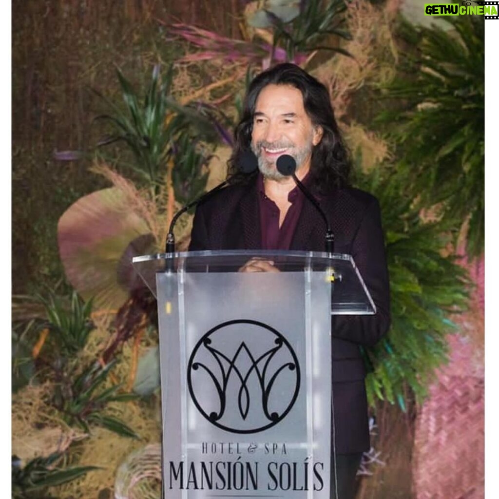 Marco Antonio Solís Instagram - Tres años del nacimiento de este recinto hecho con mucho esfuerzo pero lo más importante, con mucho amor. Muy agradecido con la preferencia de todo aquel que ha visitado nuestra hermosa capital michoacana, Morelia. Mansión Solís les espera siempre con los brazos abiertos. @cristy_solis @mansionsolis 🇲🇽🇲🇽🇲🇽 Hotel Mansión Solís