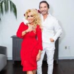 Marco Antonio Solís Instagram – Mi compañera, mi amiga, mi eterna novia, mi amante. Eres bendición de Dios en mi camino. Feliz día del Amor! ❤️🎶🎁🎉 @cristy_solis