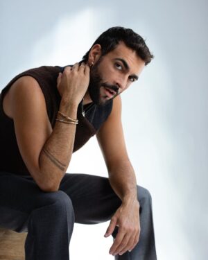 Marco Mengoni Instagram - LOCK IN 🔒

@tiffanyandco #TiffanyAndCo #TiffanyLock #Tiffanypartner #adv