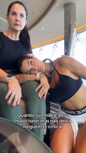 Marina Ferrari Instagram - Quem tbm tem uma mamis assim? Hahaah 🫶🏽😍