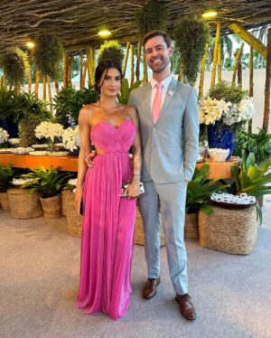 Marina Ferrari Instagram - Mais um sábado especial, casando mais um casal! FELICIDADES 💍🫶🏽 Look @lojataniabastos Produção @espacomarinaferrari