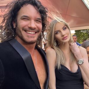 Mario Cimarro Instagram - ..once upon a time in a  photo session I say “ on this angle we’re gonna push the waist inside “ … but she says “ I can’t do that for our baby “ .. and I smile with the biggest smile / un tiempo atrás en  sesión the fotos le digo “mi amor en este ángulo metemos la cintura” .. y ella  me dice “no puedo hacerlo por nuestro bebe” .. y yo sonrío con la sonrisa más grande del mundo . Thank you my love for this gift 🎁 this treasure of love 👼
Happy 1st Mother’s Day ! Felicidades mamá ! Felicidades mamás !