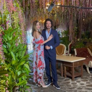Mario Cimarro Instagram - ..once upon a time in a  photo session I say “ on this angle we’re gonna push the waist inside “ … but she says “ I can’t do that for our baby “ .. and I smile with the biggest smile / un tiempo atrás en  sesión the fotos le digo “mi amor en este ángulo metemos la cintura” .. y ella  me dice “no puedo hacerlo por nuestro bebe” .. y yo sonrío con la sonrisa más grande del mundo . Thank you my love for this gift 🎁 this treasure of love 👼
Happy 1st Mother’s Day ! Felicidades mamá ! Felicidades mamás !