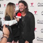 Mario Cimarro Instagram - Llega un momento, después de buscar concienzudamente en el alma, mirar, viajar, hablar mirarse a los ojos, detenerse, meditar , comprometerse y celebrar ¡sobre todo si ella dice que sí y te promete un hogar lleno de paz y mucho amor ! Y te lo cumple ! Feliz día del amor a todos y todas los que regresan a casa y encuentran un paraíso. Feliz día de la amistad a todos y todas los que van por la vida haciendo felices y llenando de luz a los demás ! Villa De Leiva, Boyaca, Colombia