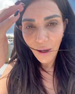 Marisol Nichols Instagram - First fishing trip! 🎣🌊 
We threw the fish back, btw. 

Also I’ve been eating plant based for the last 6 weeks minus a sushi night and I’m loving it! Hence, the first gratuitous pic but I’m proud, I’ve been working my butt off 🏋️‍♀️ more to come on that journey soon….

Swipe thru for how the trip actually ended 😂