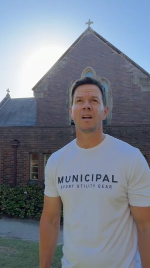 Mark Wahlberg Instagram - HAPPY SUNDAY🙏STAY PRAYED UP🙏@hallowapp 🙏❤️🙏 #HallowPartner
