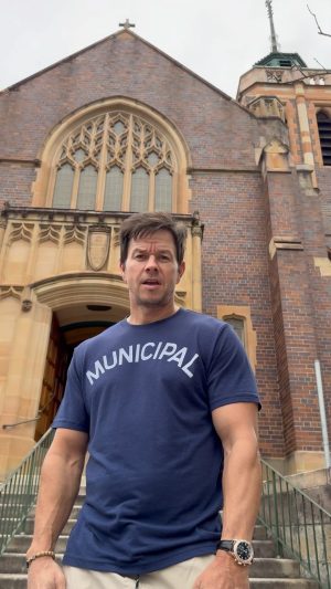 Mark Wahlberg Instagram - HAPPY SUNDAY🙏STAY PRAYED UP🙏 @hallowapp 🙏❤️🙏 #HallowPartner
