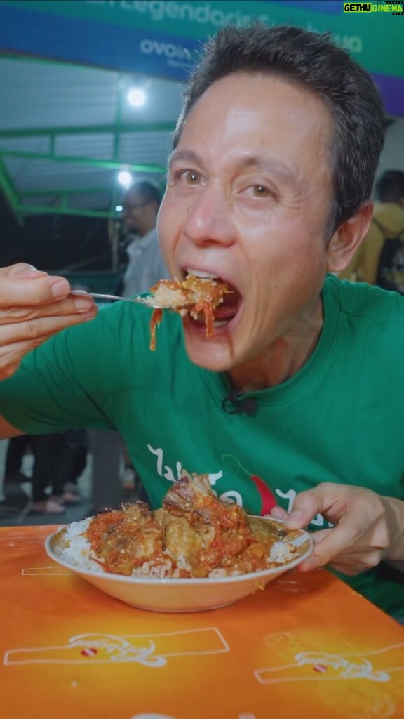 Mark Wiens Instagram - Indonesian street food 🌶️ Smoked stingray, omelet, and a mountain of sambal (chili paste)! #Indonesian #IndonesianFood #Surabaya 📍Sego Sambel Mak Yeye, Surabaya, Indonesia