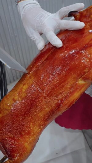 Mark Wiens Instagram - Crispiest skin ever! Roast pig at Bangkok’s Tang Jai Yoo (ภัตตาคารตั้งใจอยู่), a restaurant that been open for over 100 years! #Bangkok #Thailand #ThaiFood