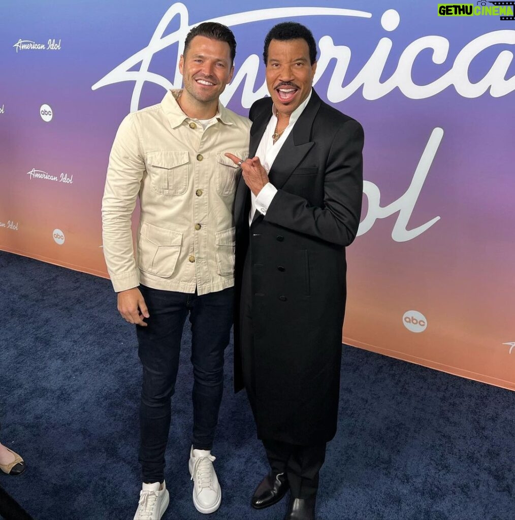 Mark Wright Instagram - Back behind the 🎤 for @extratv great fun with the @americanidol gang @katyperry @lionelrichie @ryanseacrest Los Angeles, California