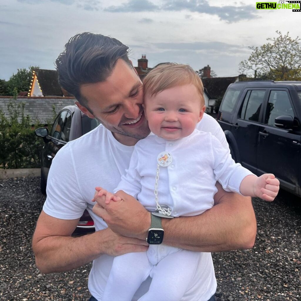 Mark Wright Instagram - It’s the little legends 1st birthday. Nutty unc will always be your nutty unc and keep you nutty with me 😂 Presley I love ya kid x