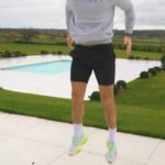 Mark Wright Instagram - New year… same me. But make it the best version of you 🙌🏼. This isn’t a fad diet or an unrealistic programme and it’s definitely not cheating the system when it comes to working out. Live Wright is all about sustainable change to create the healthiest, fittest, happiest version of YOU. With real food (you actually want to eat), epic workouts and total support, @_livewright_ is a 360 approach to smashing your goals. Click the link in the bio to find out more.🔗💪🏼🔥 🎥 @rosstesta