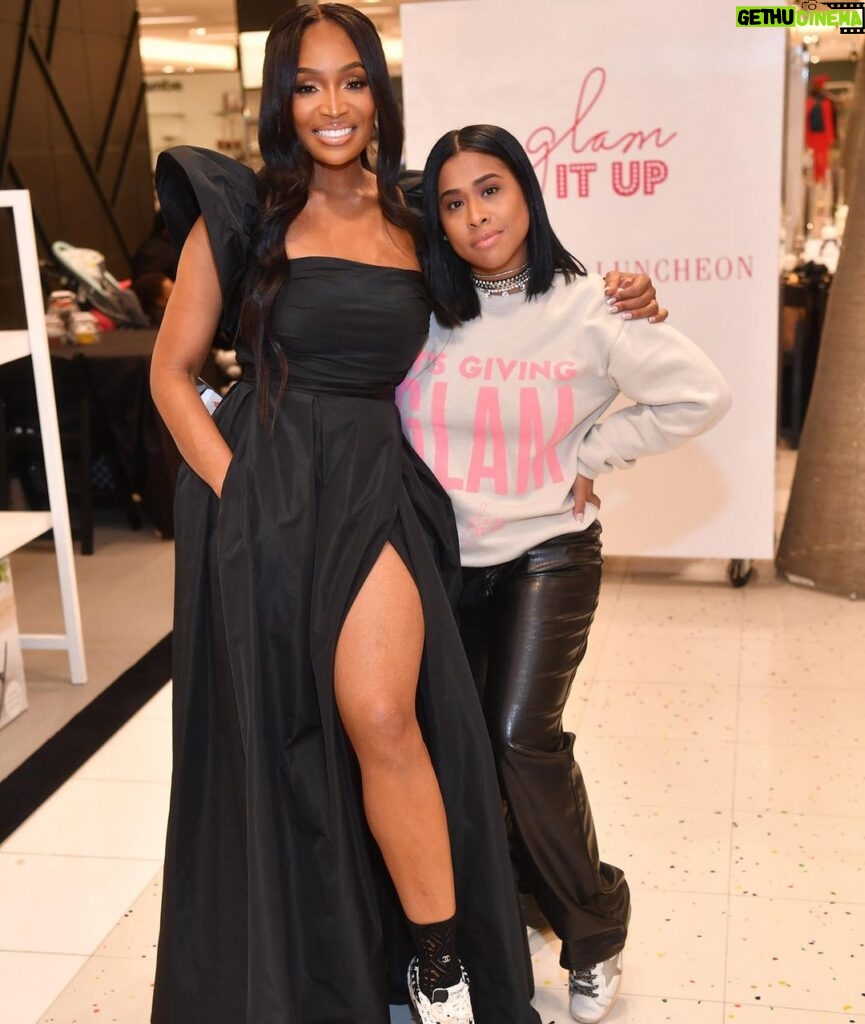 Marlo Hampton Instagram - Thank you Cathy, Michael @bloomingdales and my team @tyeisha_perry @jus10__perry for bringing the vision to life💡! I remember our first walk- through and to see it all come together was amazing🎊 - the pop up shop & branding was spot on! #BigGlamBag 🛍️#GlamItUpxBloomingdales Thanks to @jah331 @adrian__oneal for always being apart of all that we do with Glam It Up!! 💪🏾 @neciforshort_ @realbossladyk @alfonsoventura @flamesxflacko Mariah we could not have done it without your help on Saturday. 😘 @sunshine_lomax perfection as always. 😘 Yuvondrea, I can’t believe it’s been almost 10 years of partnership🤩 Wearing a @pinkoofficial dress courtesy of #Blomingdales