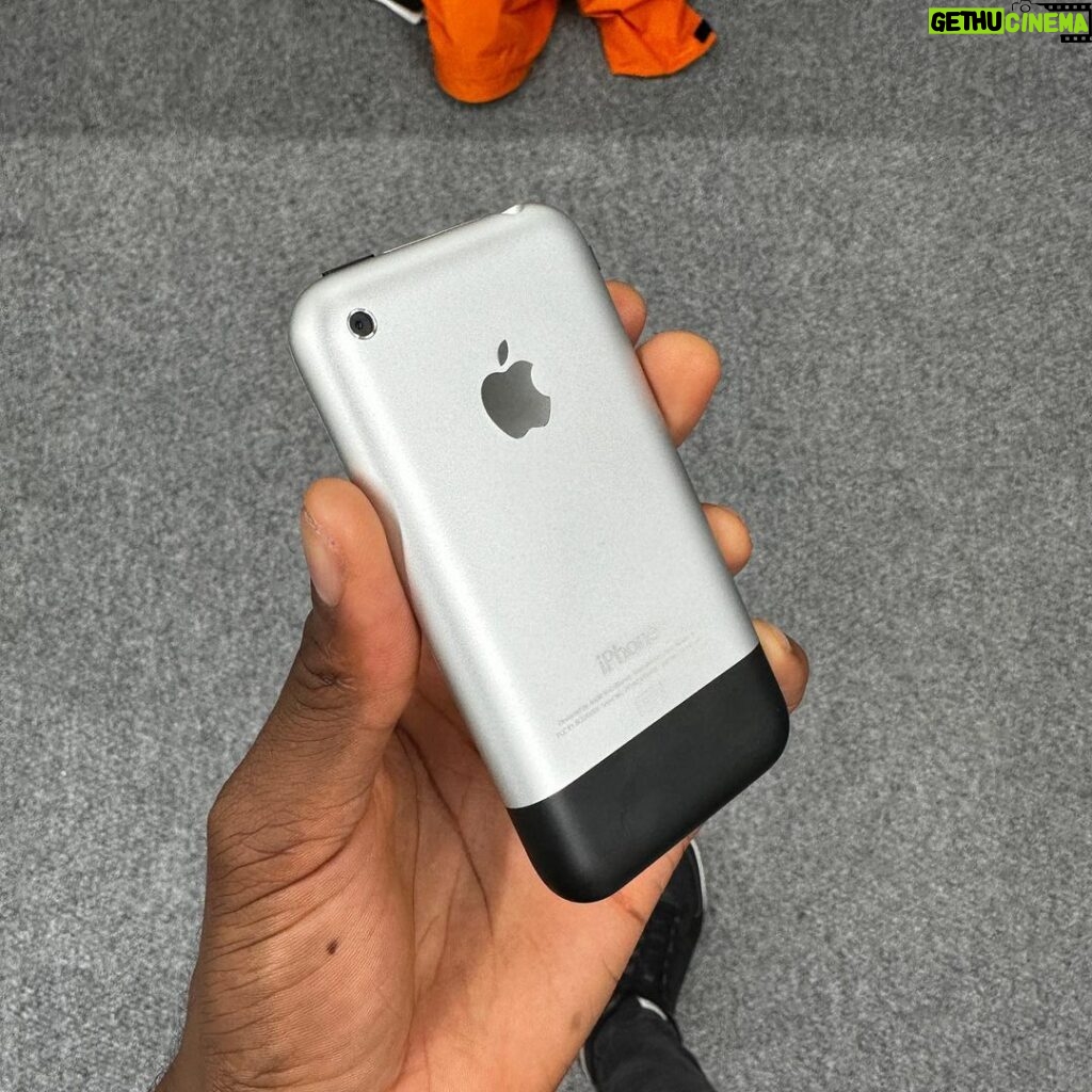 Marques Brownlee Instagram - Soooo I spent $40,000 to unbox this factory sealed original iPhone. Go watch it on YouTube please 😭