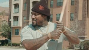 Marshawn Lynch Instagram - Pat Mahomes Sr. shares his Welcome to the @MLB moment courtesy of none other than @therealkengriffeyjr. 
#Humbled #NYoCity