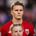 Martin Ødegaard Instagram - Fin samling med gutta🇳🇴❤️ Vi fighter videre! Takk for fantastisk støtte og stemning på Ullevaal! Ses i oktober 👊🏼