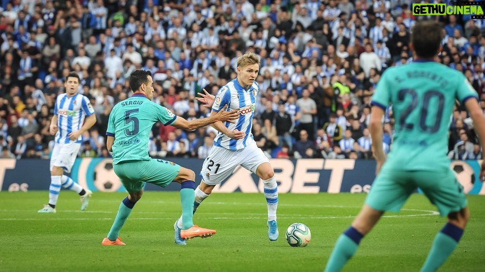 Martin Ødegaard Instagram - Orgulloso de ser parte de este equipo. Muchas gracias afición por el apoyo 🙌🏼💙