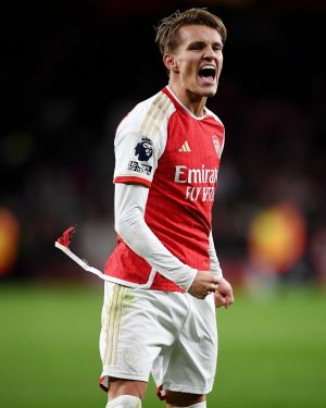 Martin Ødegaard Instagram - A good Sunday at The Emirates😁
Atmosphere was unbelievable. Thank you, gunners❤️👏🏼