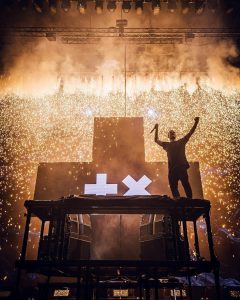 Martin Garrix Instagram - CHILE WOWOWOWOWOWOWOWOWOWOWOW that was insane.. thank you for blowing my mind! love you 🇨🇱❤️ Movistar Arena, Chile