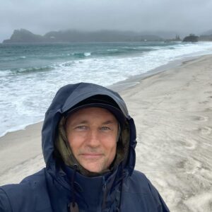 Martin Henderson Instagram - Another glorious day here in New Zealand!! Gotta have the rain if you want the green grass though huh!
Just wishing everyone a lovely day rain or shine or snow or whatever nature’s giving you - and a reminder that this is my ONLY account. If anyone ever reaches out to you on any form of social media claiming to be me or anyone representing me then it is a fake attempting to scam you. I wish I could do more to stop these people but unfortunately all I can do is warn you to please be aware and be careful ♥️