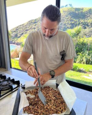 Martin Henderson Instagram - Yup, so I have Covid. Not too happy about it but at least I have plenty of time to make some more granola…makes me think it’s almost time for another inappropriate cooking show episode. Once we’re back in Vancouver shooting season 5 of Virgin River I’ll grab @alexandrabreck for a culinary escapade