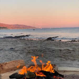 Martin Henderson Instagram - Goodbye 2020....it’s been, well...it’s been unique. Here’s to a new year with blessings and adventures for old and young. Love to everyone x