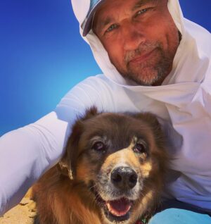 Martin Henderson Instagram - In this scary, challenging time (and yes thanks, I got in touch with my dad🙏🏻) I wanted to pass on some words that a friend, @annekrough2 sent to me from the Danish Government...(what a rad country): Be cautious and responsible, but remember to be kind, to inspire, to reach out and care about everyone.
Talk to your kids about the troubles and that is okay to be afraid. 
Call the elderly who are more alone than ever.
Find community is new ways - use the digital platforms.
Help people gather by arranging online events.
When we are apart anxiety can get the better of all of us. Let people know they are not alone even if they have no family.
We are all in this together.