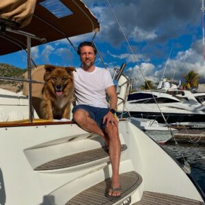 Martin Henderson Instagram - Happy New Year from my family to yours!!!!! Wishing everyone a year filled with love, community and adventure! ❤️⛵️#sailinglife #livesimply