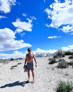 Martin Henderson Instagram - Can’t believe there’s still so much snow up here at this time of year! Love being back in the Sierras…majestic mountains rising up out of the desert like an Alpine oasis providing a pure wilderness playground. #ilovecali #roadtrip #vanlife