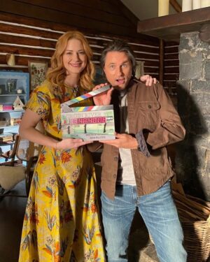 Martin Henderson Instagram - Aaaaaannnnnnndddddd……we’re back! Back at it in Vancouver commencing shooting for season 6 of #virginriver that’s right folks we are at it again! Feels so good to be back in Jack’s boots making more what we hope to be riveting, romantic and racy drama for y’all. Stay tuned for more updates on set life and BTS banter…. ♥️