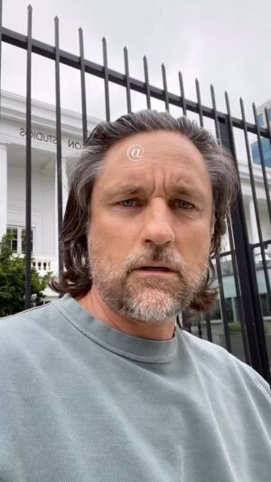 Martin Henderson Instagram - Standing strong with my writer brothers and sisters who are out striking for a fairer deal for all their talent and hard work - Without which there would be nothing to act and nothing to watch!#wgastrong