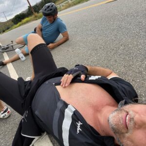 Martin Henderson Instagram - Back on the bike with my bud @maliburealestate in the Bu - pretty sure climbing mountains used to be a lot easier. Funny how many cars passing by thought we might’ve crashed but in reality we were just exhausted #teamdadbod #roadbike #santamonicamountains #getoutside