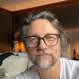 Martin Henderson Instagram - Good morning (hair) wherever you are. ♥️ Happy Hump day here in Canada - had a lovely stay in Whistler celebrating Canadian Thanksgiving 🍁 🇨🇦 now…..back to work. Felt so wonderful to be around mountain energy and breathe that fresh alpine air. #getoutside #natureheals