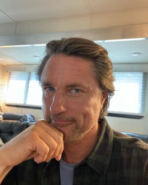 Martin Henderson Instagram - Jack’s back! Day 1 of shooting #virginriver Season 5 - feels good to slip back into jacks boots. Hope y’all enjoy season 4 tomorrow!!!! 😀😀🎉🎉